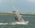 Downwind achter de dammetjes.<br>Met de GPS om proberen zo hard mogelijk te gaan.
